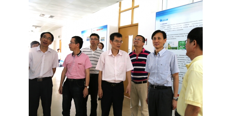 校党委书记朱世泽到物理与信息工程学院调研