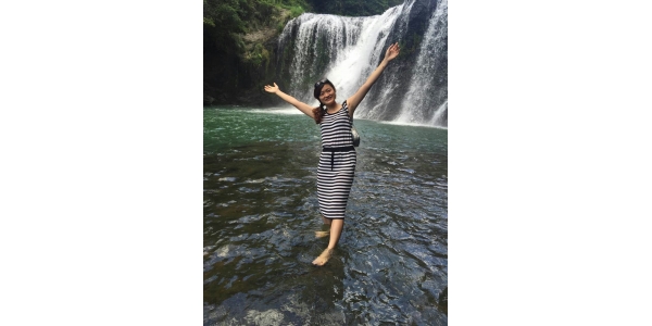 王莲芳：携爱同行，当学生成长的领路人王莲芳，泉州师范学院数学与计算机科学学院辅导员。2004年参加工作以来，她始终带着爱、带着思考、带着发展的追求做学生的良师益友、成长的领路人，在干中学，在学中干，自己日渐精进，工作价值也在实践中不断升华。她用自己独特的人格魅力感染着每一位学生，用无限的大爱温暖着每一位学生，用执着的行动引领着每一位学生。她不断寻求学生工作&ldquo;育人&rdquo;和自身成长&ldquo;育己&rdquo;的相互融合，立足本职工作，注重高校辅导员的职业化发展，提升业务水平。2013年，她被福建省团委评为&ldquo;挂职干部先进个人&rdquo;；2015年3月获福建省高校优秀辅导员提名奖。